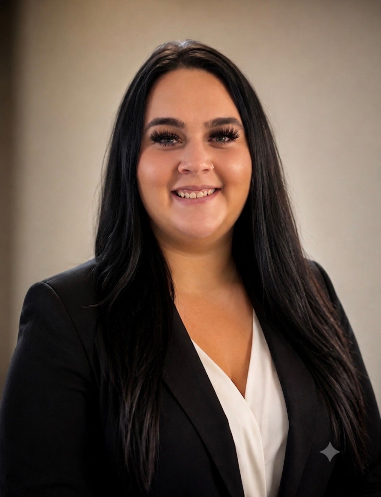 Samantha Roomian, Receptionist