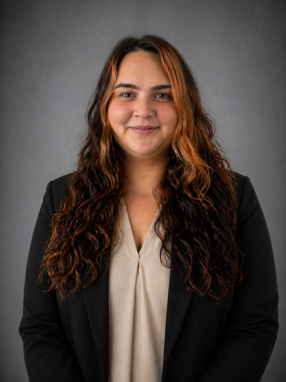 Samantha Roomian, Receptionist