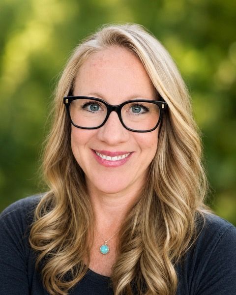Erin McKeen,<br> LMFT, ATR