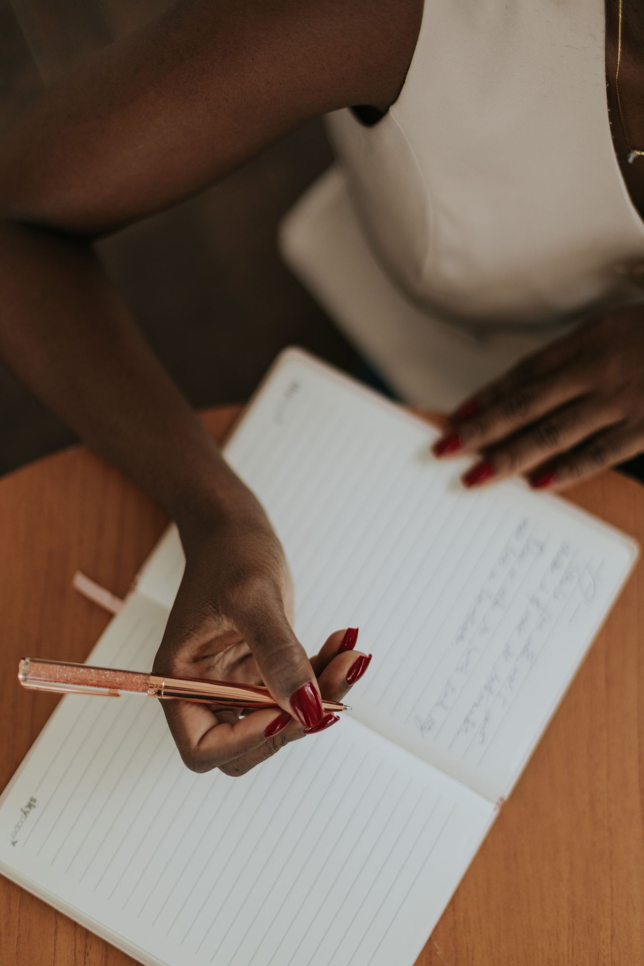 The Benefits of Journaling: Finding Clarity, Healing, and Growth Through Writing