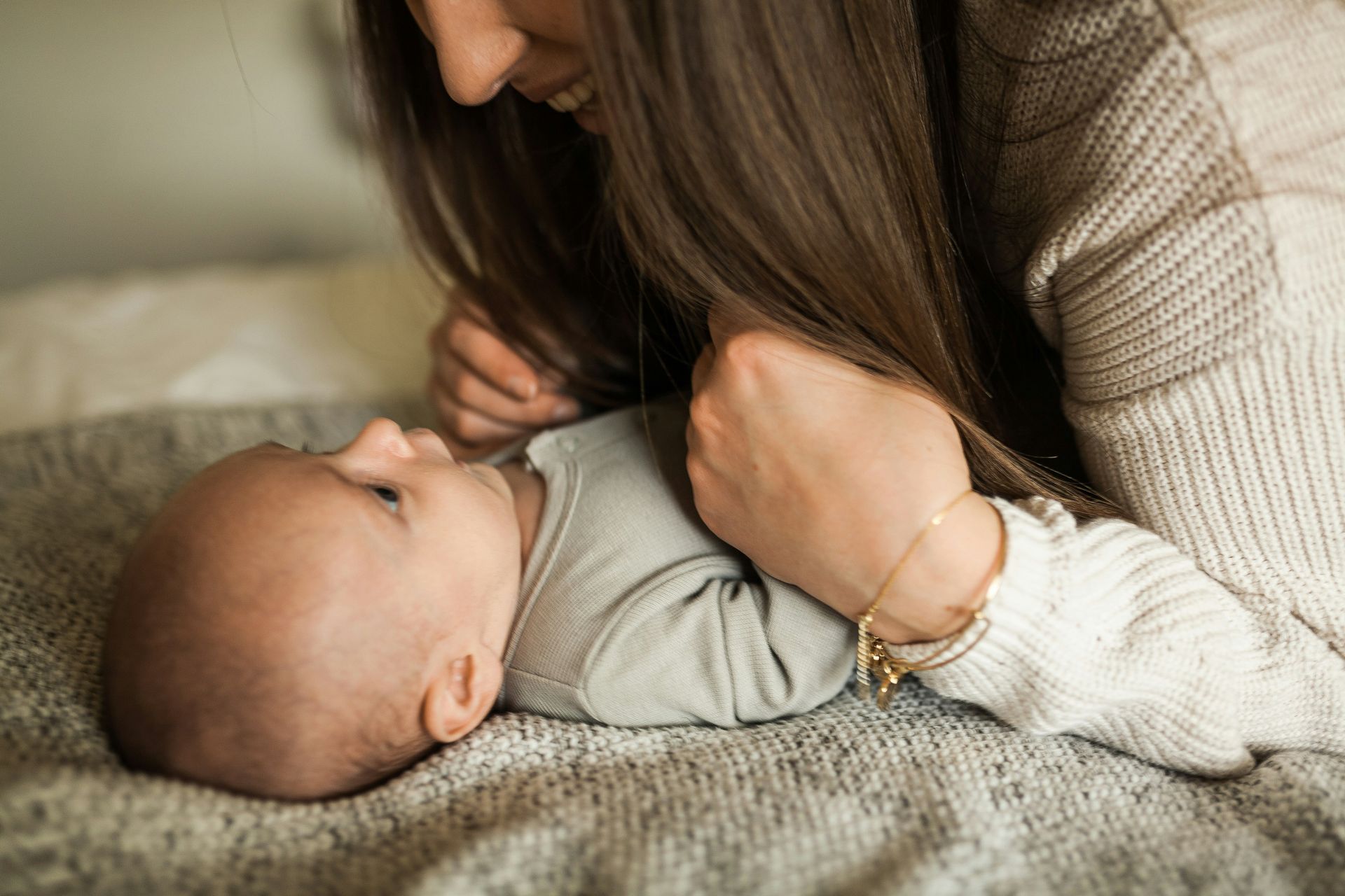 Managing Family Expectations & Boundaries With a New Baby