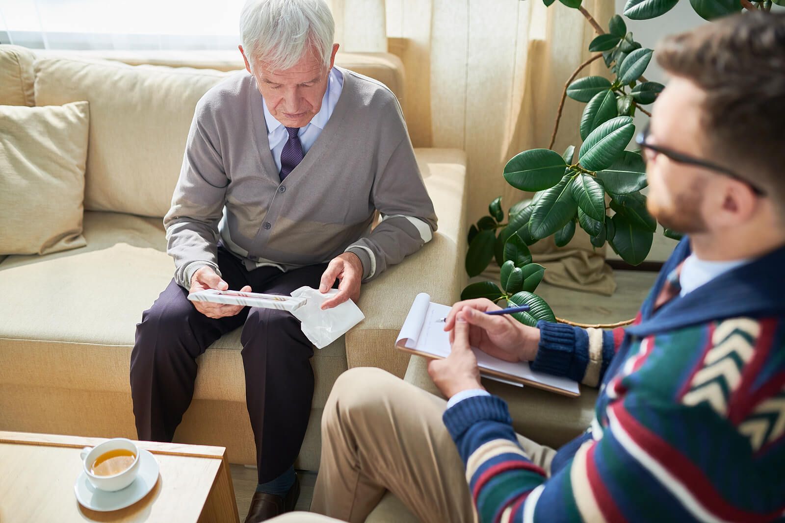 A grief therapist sitting with an elderly client in a session | grief counselor san francisco | grief counseling san francisco, ca | grief therapy in san francisco, ca | 94539 | 94110 | 94112