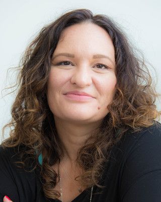 Namaste Manney, LSCSW (she/her)