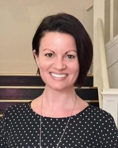 A headshot of Skye. They are a psychologist in St. Pete, FL, and offer support with Tampa therapy and other services. Learn more by searching for “psychologist St. Pete” for support today. Or, search for a psychologist in tampa, FL for support across the state.