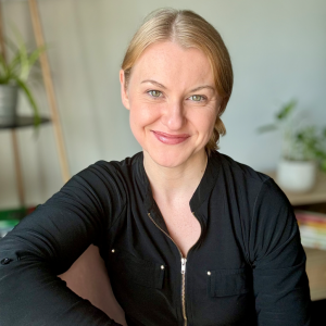 headshot of dr morgan davies a psychologist in tampa, ocd obsessive compulsive disorder, ocd therapy