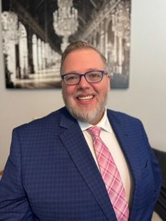 Charles Hutchison provides therapy services in English & Spanish 