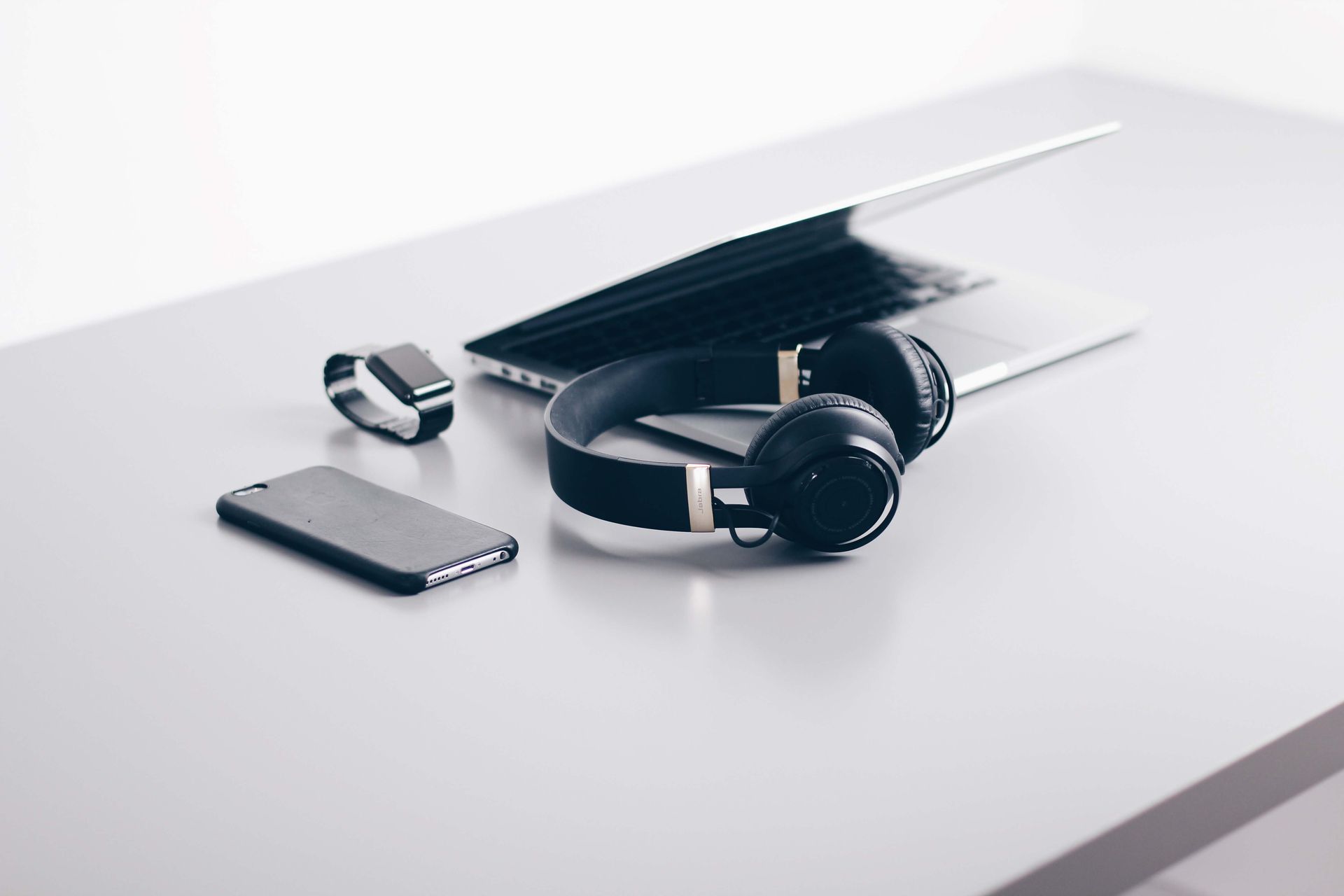 Online Therapy vs. Traditional Therapy: Which Is Right for You?