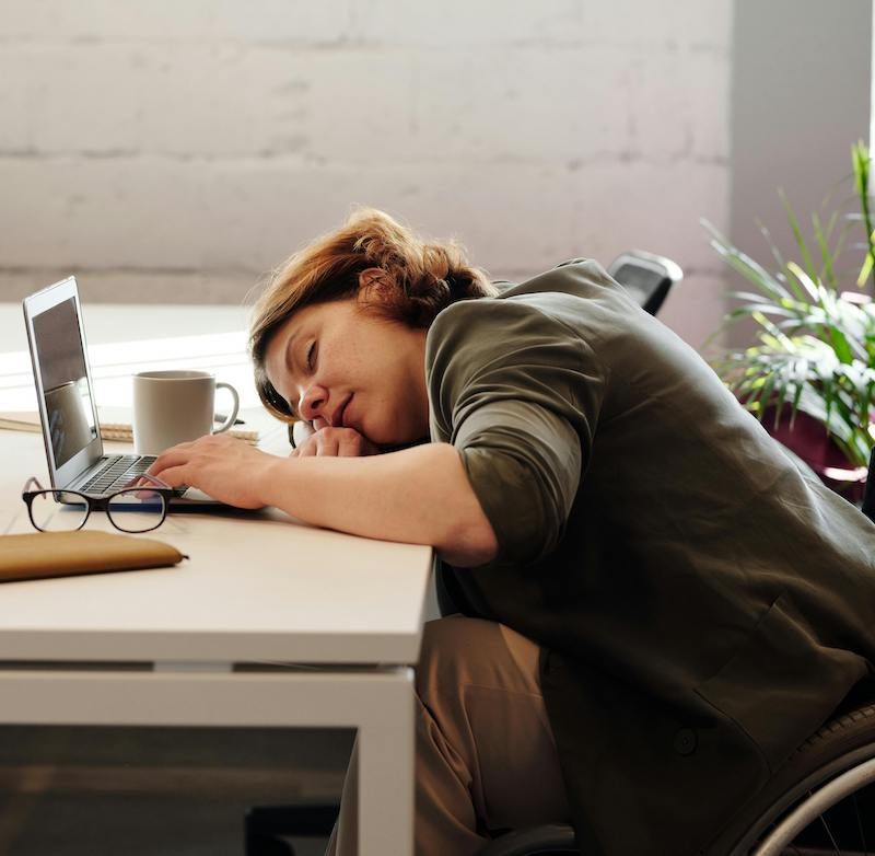 Understanding Narcolepsy: Symptoms & Causes