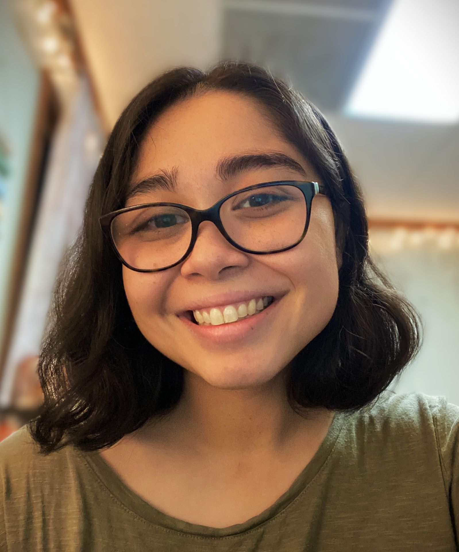 Olivia Yslas, MS