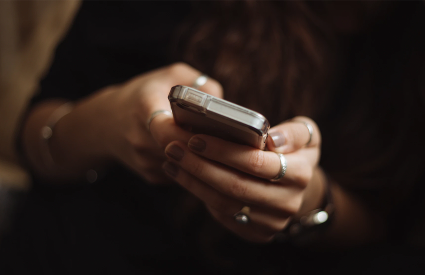 Swiping Left: Tips on Dealing with Unwanted Romantic Attention Online