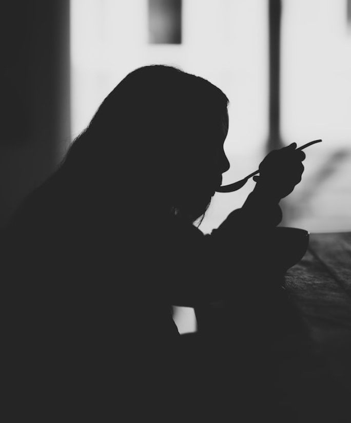 7 Warning Signs of an Eating Disorder