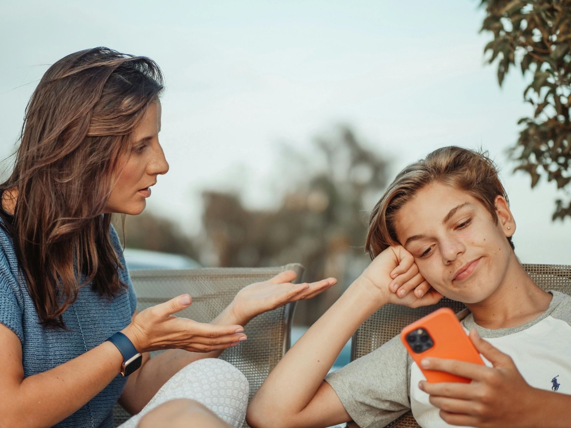Knowing How to Set Appropriate Limits on Social Media For Your Children