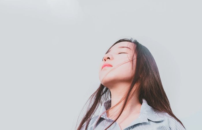 4 Healthy Ways to Distract Yourself from Anxiety
