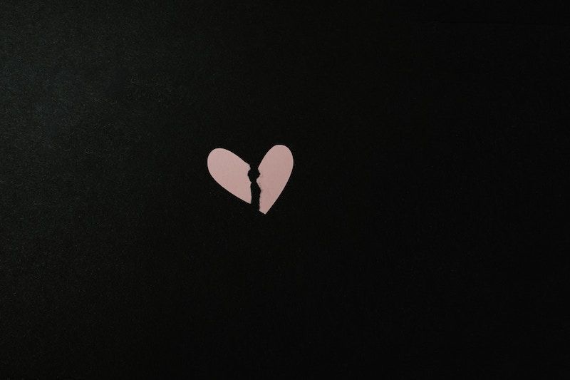 Coping With Grief After Losing a Marriage, Engagement, or Dating Relationship